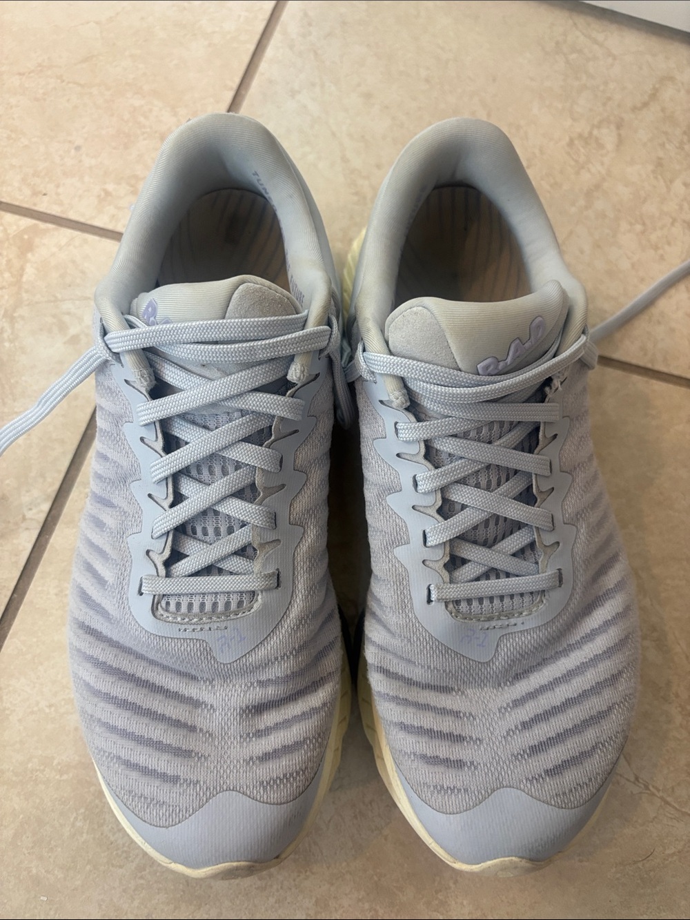 Women's Light Gray Athletic Running Shoes - Unbranded